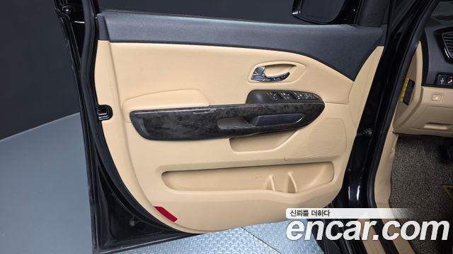 Kia Canival 2019 — photo 14