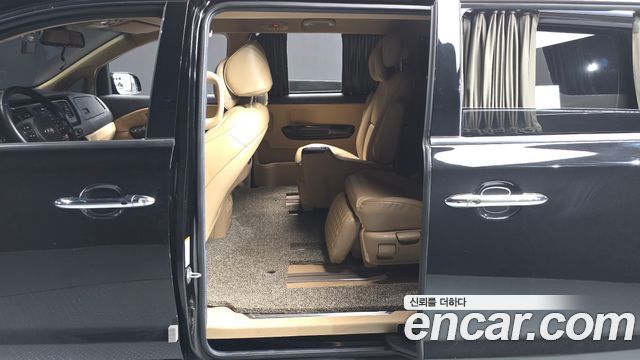 Kia Canival 2019 — photo 16