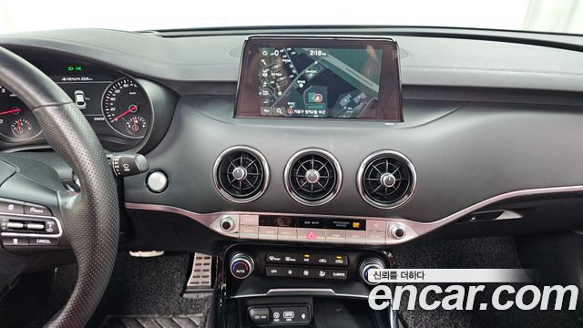 Kia Stinger 2019 — photo 20