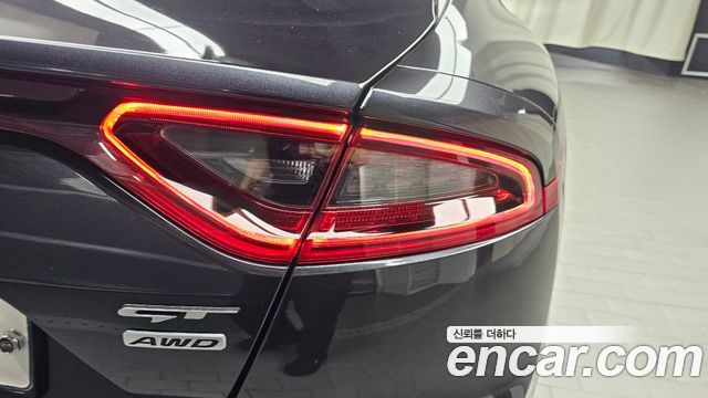 Kia Stinger 2019 — photo 9