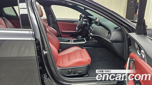 Kia Stinger 2019 — photo 16