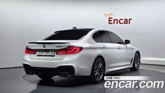 BMW 5-Series 2018 — photo 2