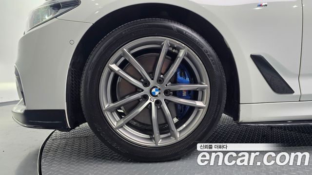 BMW 5-Series 2018 — photo 5