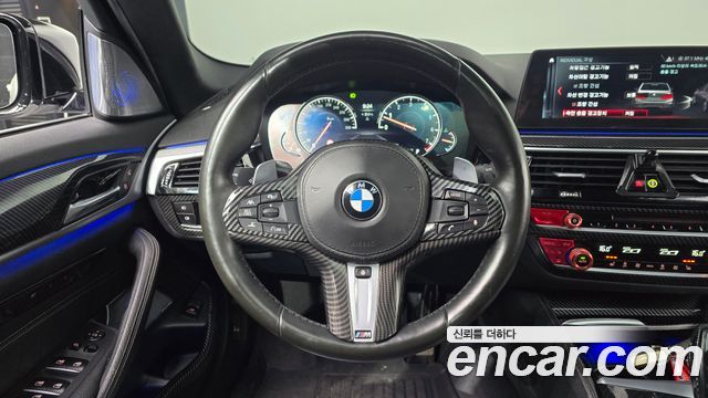 BMW 5-Series 2018 — photo 19