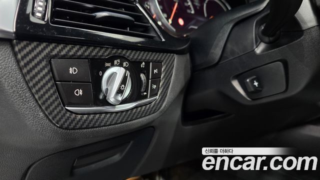 BMW 5-Series 2018 — photo 20