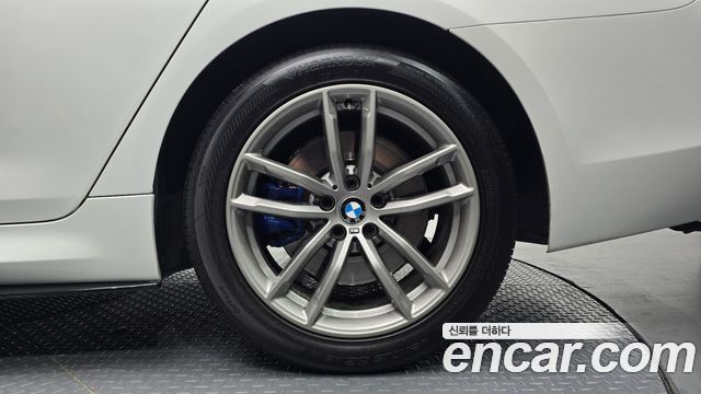 BMW 5-Series 2018 — photo 7