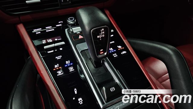Porsche Cayenne 2020 — photo 12