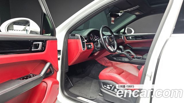Porsche Cayenne 2020 — photo 13