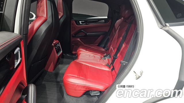 Porsche Cayenne 2020 — photo 18