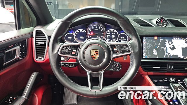 Porsche Cayenne 2020 — photo 19