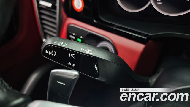 Porsche Cayenne 2020 — photo 29