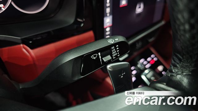 Porsche Cayenne 2020 — photo 30