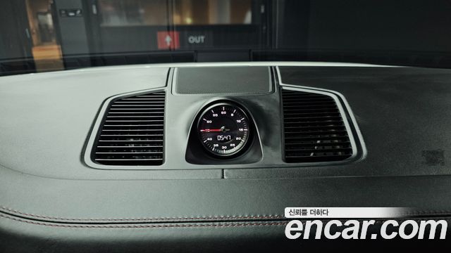 Porsche Cayenne 2020 — photo 32