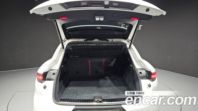 Porsche Cayenne 2020 — photo 35