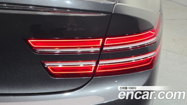 Genesis G80 2021 — photo 9