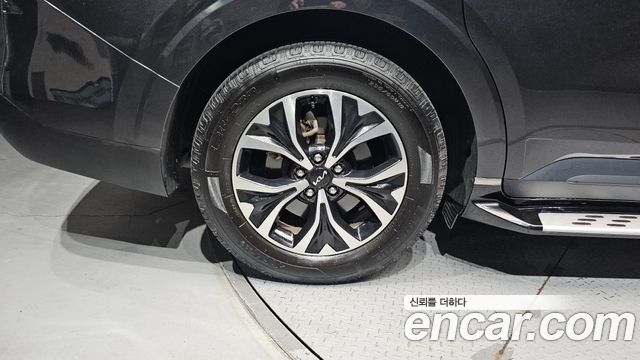 Kia Canival 2023 — photo 5