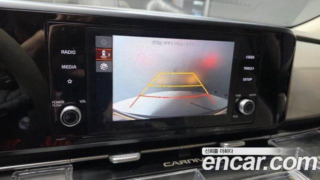 Kia Canival 2023 — photo 21