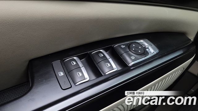 Kia Canival 2023 — photo 26
