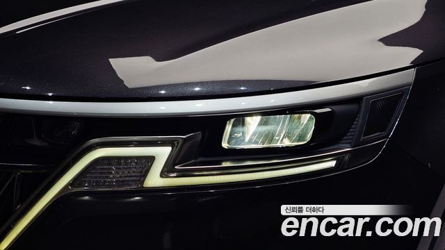 Kia Canival 2023 — photo 8