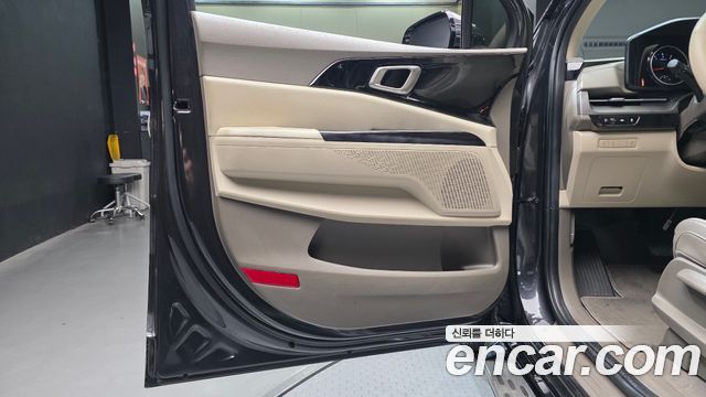 Kia Canival 2023 — photo 14