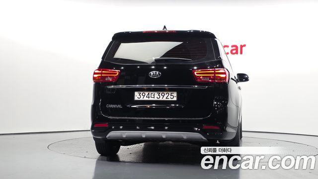 Kia Canival 2019 — photo 4