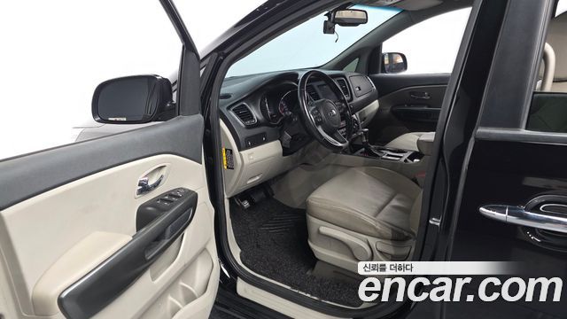 Kia Canival 2019 — photo 10