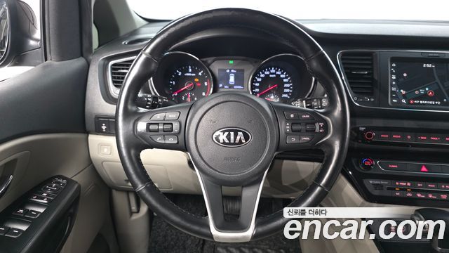 Kia Canival 2019 — photo 13