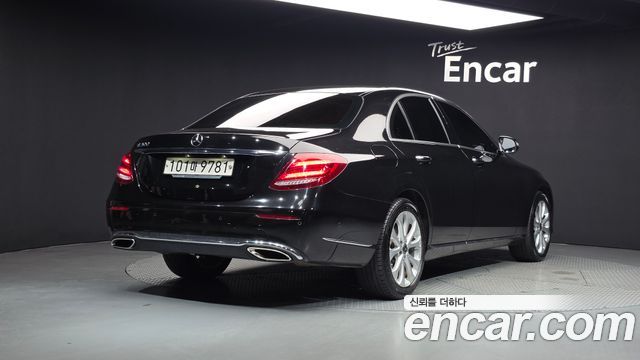 Mercedes-Benz E-Class 2018 — photo 2