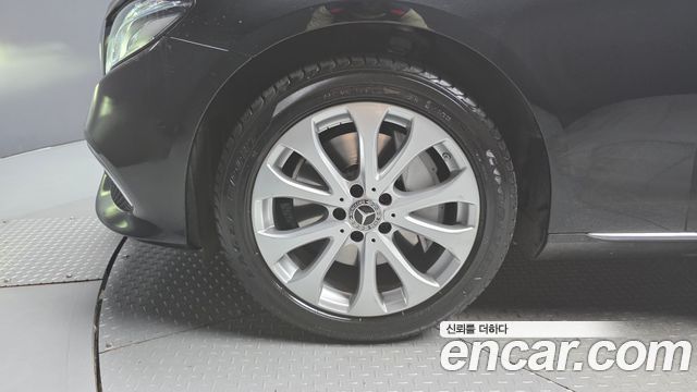 Mercedes-Benz E-Class 2018 — photo 5
