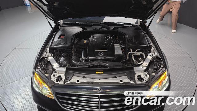 Mercedes-Benz E-Class 2018 — photo 6