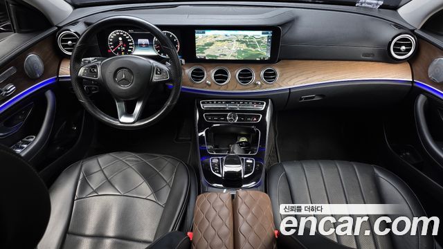 Mercedes-Benz E-Class 2018 — photo 10