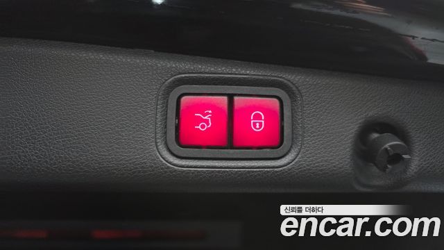 Mercedes-Benz E-Class 2018 — photo 33