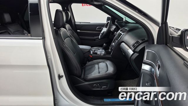 Ford Explorer 2018 — photo 11