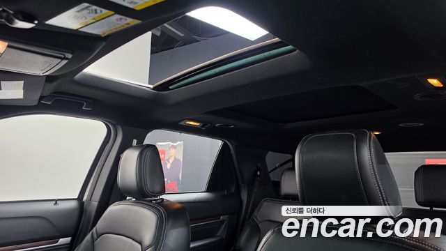 Ford Explorer 2018 — photo 17