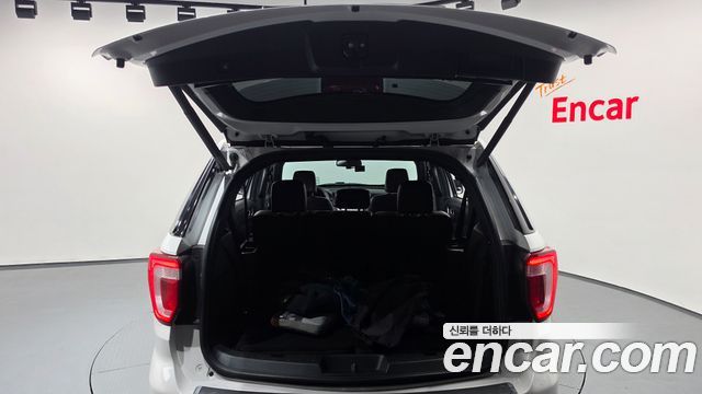 Ford Explorer 2018 — photo 19