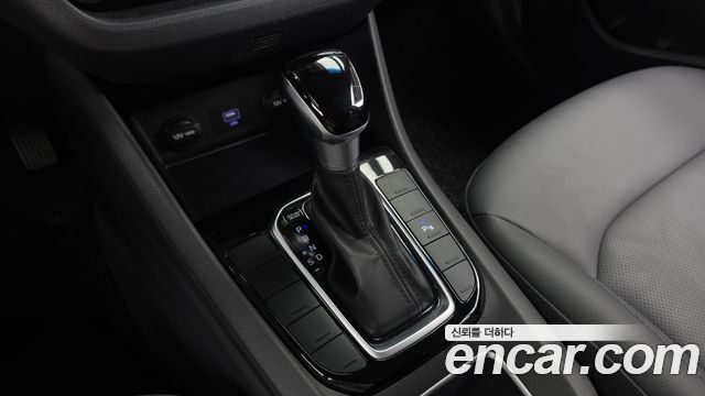 Hyundai Ioniq 2020 — photo 12