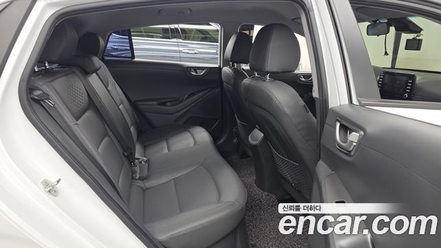 Hyundai Ioniq 2020 — photo 18