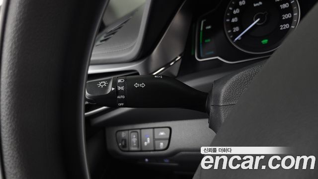 Hyundai Ioniq 2020 — photo 25