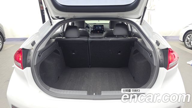 Hyundai Ioniq 2020 — photo 26