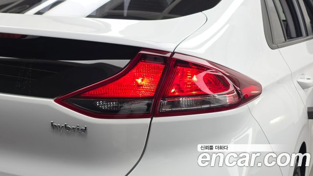 Hyundai Ioniq 2020 — photo 9