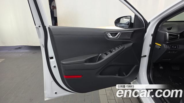 Hyundai Ioniq 2020 — photo 14