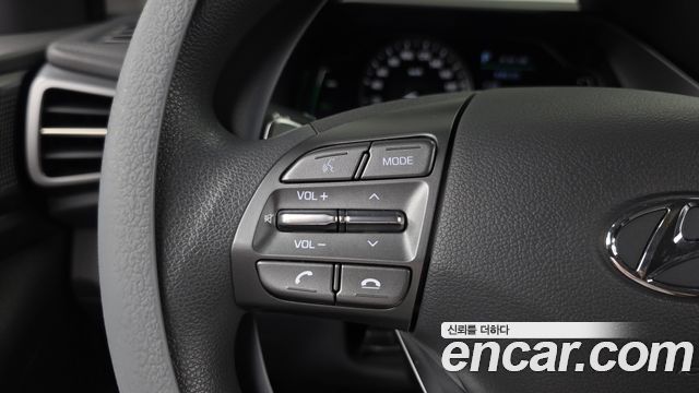 Hyundai Ioniq 2020 — photo 16