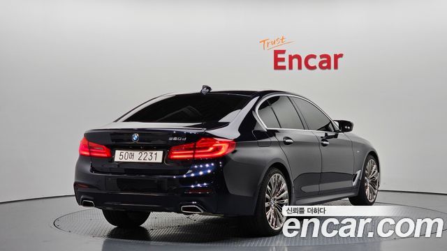 BMW 5-Series 2018 — photo 2