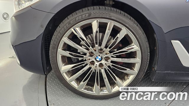 BMW 5-Series 2018 — photo 5