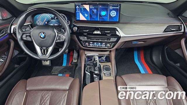 BMW 5-Series 2018 — photo 10