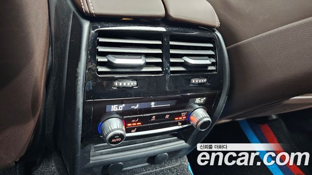 BMW 5-Series 2018 — photo 23