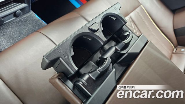 BMW 5-Series 2018 — photo 31