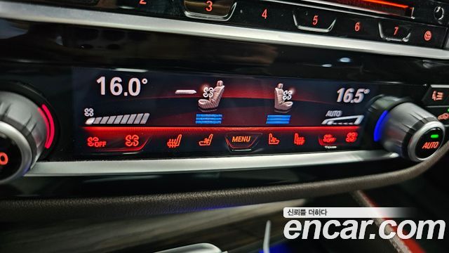 BMW 5-Series 2018 — photo 32