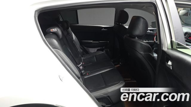 Kia Sportage 2016 — photo 12
