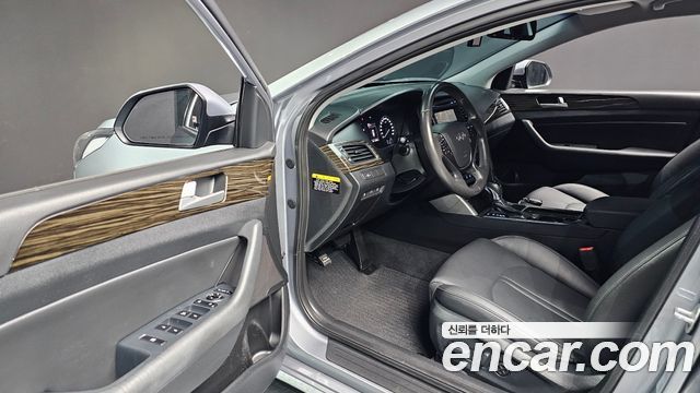 Hyundai Sonata 2016 — photo 13